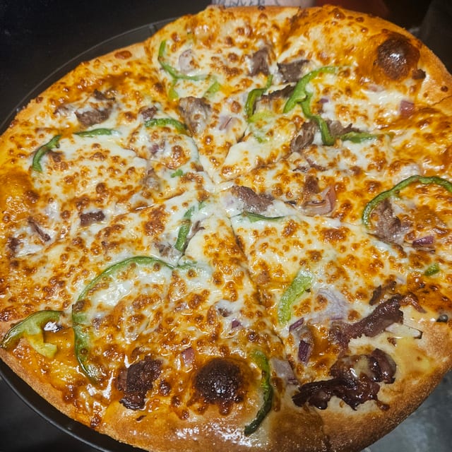 X-Large Chipotle Steak Pizza.